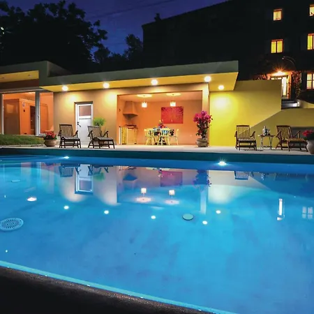 Beautiful In Smarje With Kitchen Feriehus Merisce