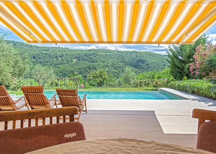 Beautiful In Smarje With Kitchen Сasa de vacaciones Merisce