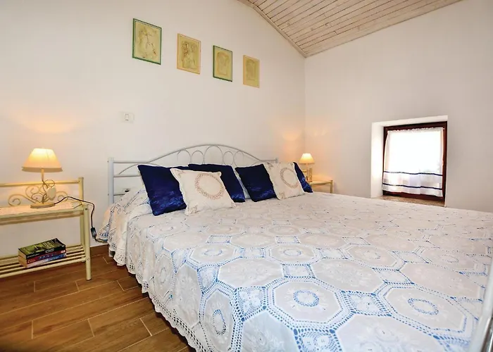 Beautiful In Smarje With Kitchen Merisce