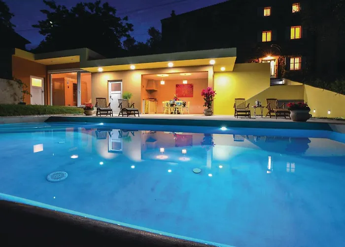 Beautiful In Smarje With Kitchen 펜션 Merisce