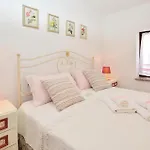 펜션 Beautiful In Smarje With Kitchen