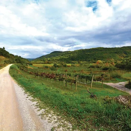 Počitniška hiša Beautiful In Smarje With Kitchen Merisce