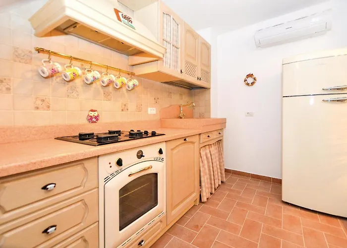 Beautiful In Smarje With Kitchen Semesterbostad Merisce